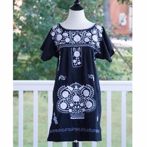 NWOT Embroidered Mexican Puebla Dress, Size M