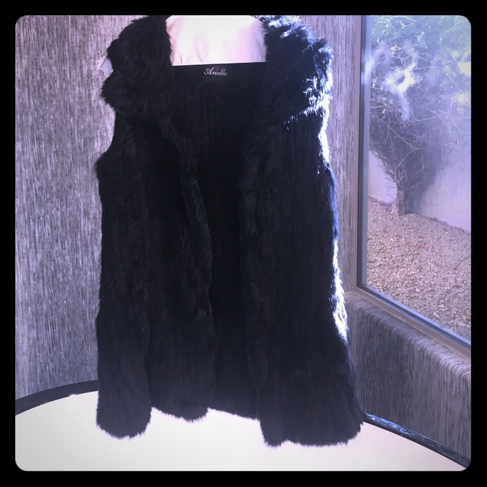 Arielle rabbit fur black vest