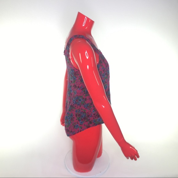 🔻2 for $10🔻Mimi Chica High Low Floral Tank - Picture 4 of 8