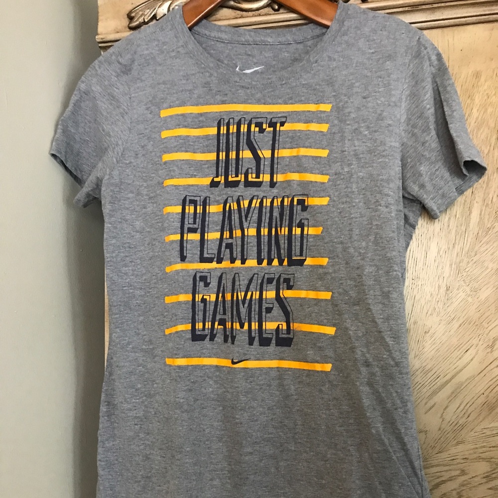 Nike workout tshirt Large