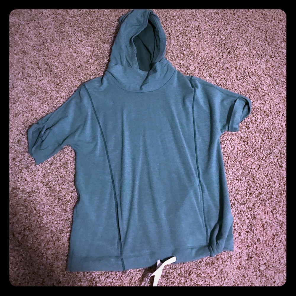 Mint condition Lulu sweater