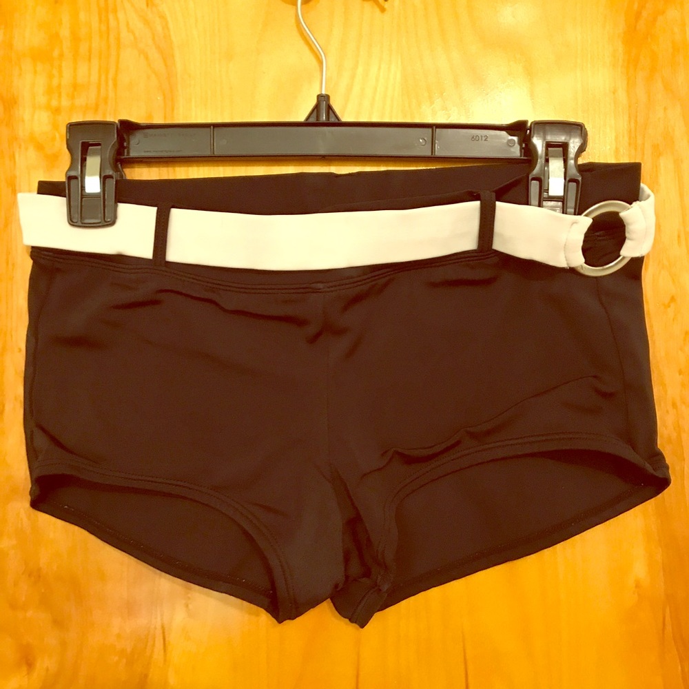 Nike booty shorts