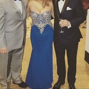 DRESS