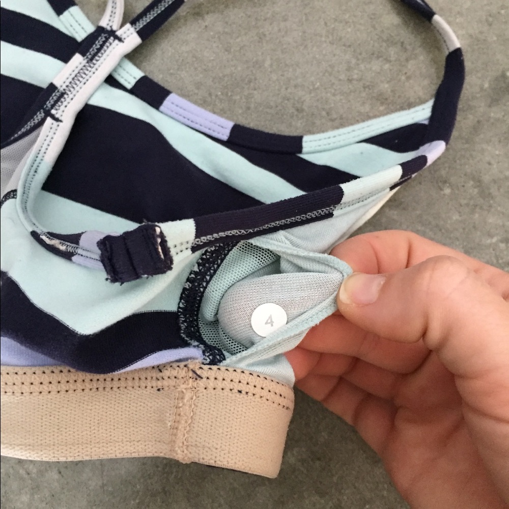 Lululemon Size 4 Blue Flow Y Striped Sports Bra - Picture 3 of 3