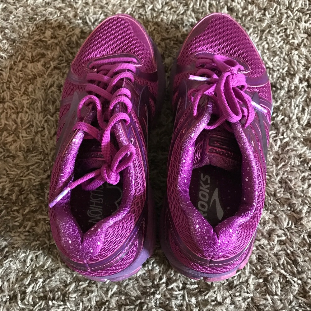 Brooks GTS