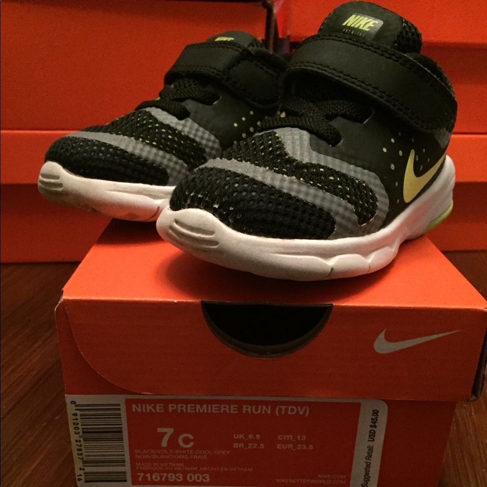 Nike toddler shoes