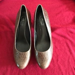 Easy spirit pumps Easy spirit pumps