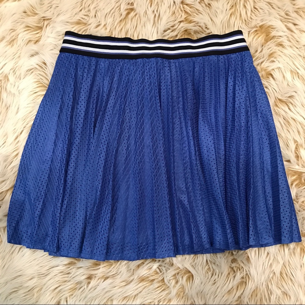 Aeropostale mini-pleat skirt with athletic style! - Picture 1 of 7