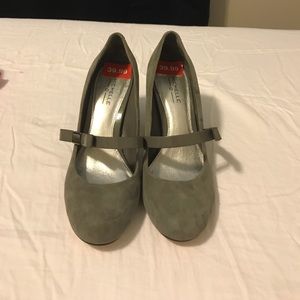Michelle D mid heel shoes Michelle D mid heel shoes