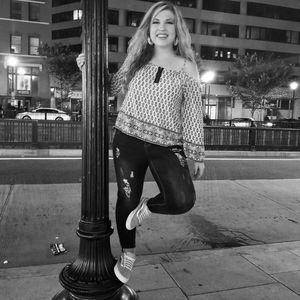 Meet your Posher, Lauren