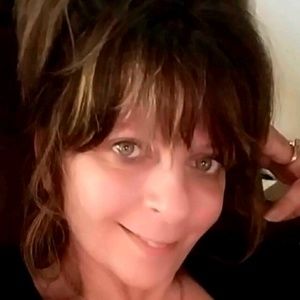 Meet your Posher, Debra