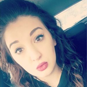 Meet your Posher, Devin