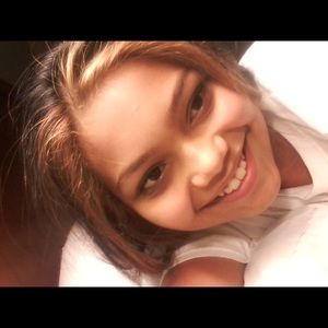 Meet your Posher, Gloria