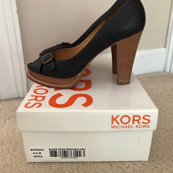 Michael Kors Platform open toe pumps. - Picture 2 of 4
