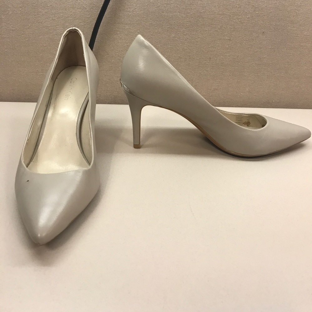 Calvin klein  gayle pump