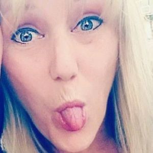 Meet your Posher, Connie