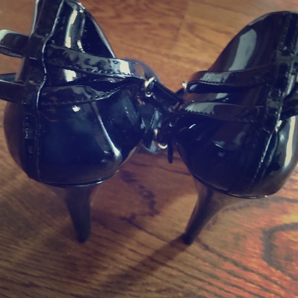 Bcbg generarion high heel sandals. Never worn