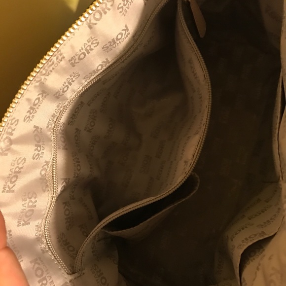 Michael Kors handbag - Picture 3 of 5