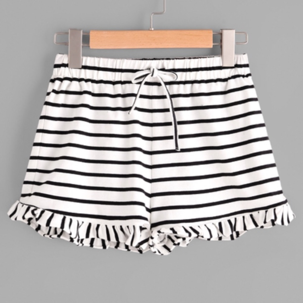 black and white stripe comfortable shorts