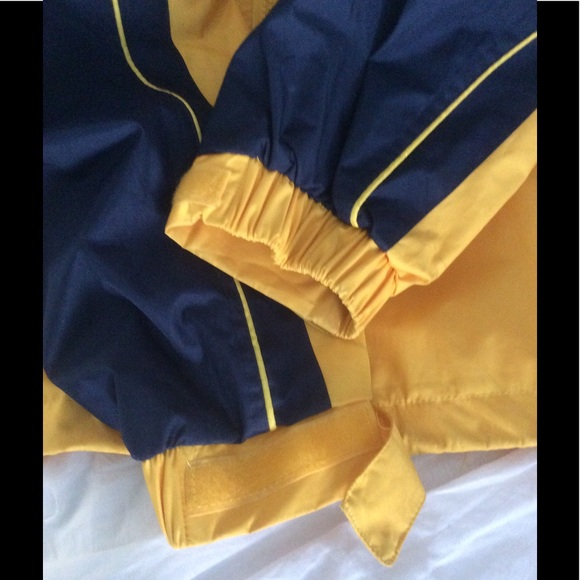 Light  Jacket - Picture 2 of 4