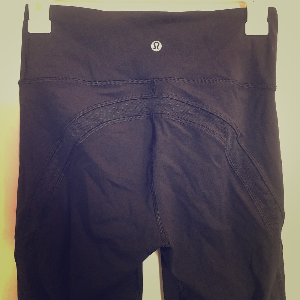 Lululemon integrative leggings with mesh