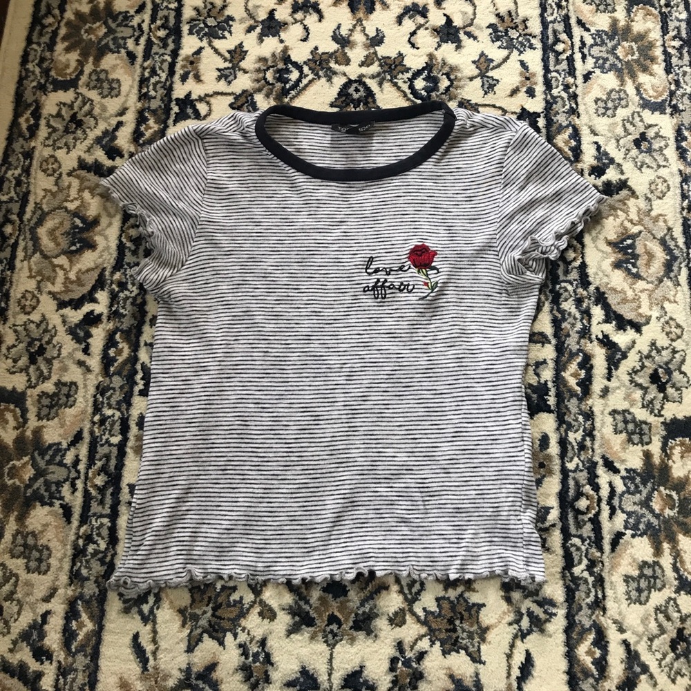 Topshop "love affair" scallop tee
