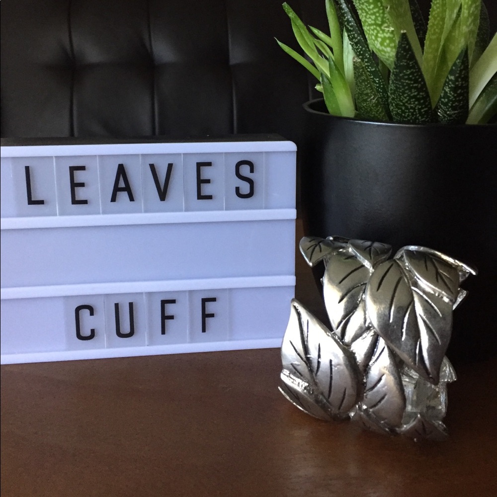 🌼 BOGO 🌼 Leaves style cuff 🌼