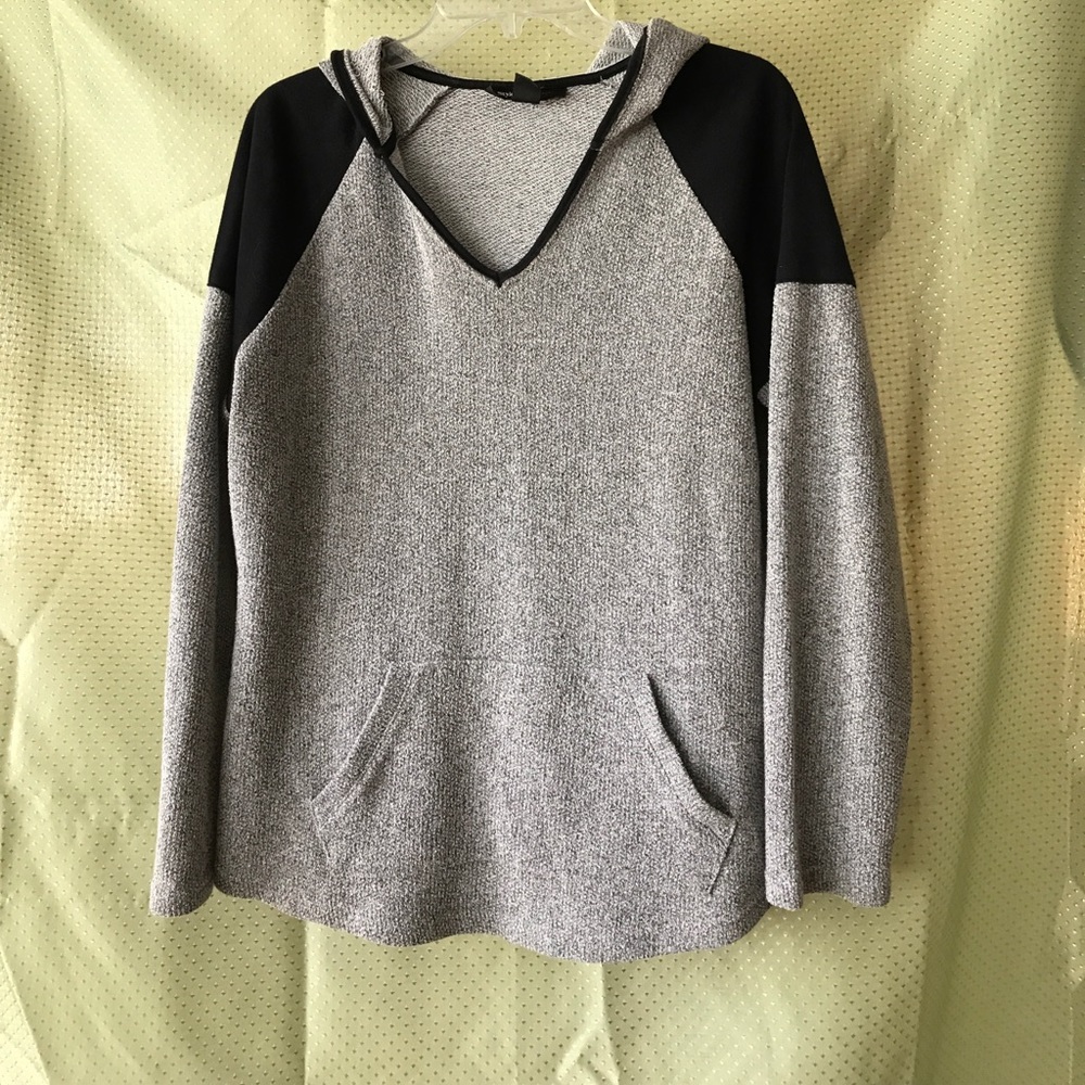 Gray/Black hoodie