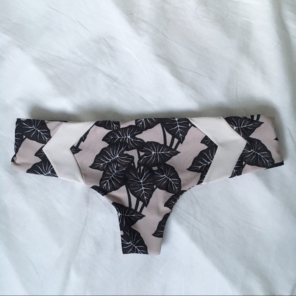 Acacia mentawai bottom black elephant