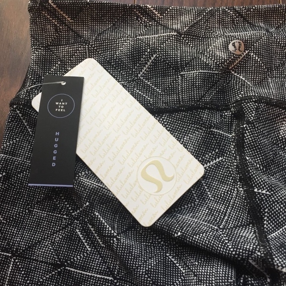 Lululemon Wunder Under Tight Low-Rise Size6 NWOT - Picture 4 of 6