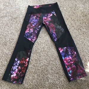 Lululemon leggings!