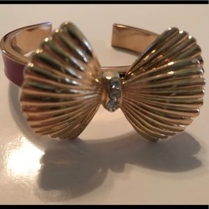 Seashell bow bangle Seashell bow bangle