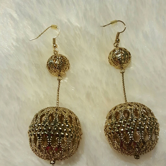 Earrings - Picture 1 of 1