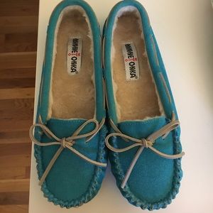 NWT Turquoise Minnetonka Lined Cally Mocs size 8
