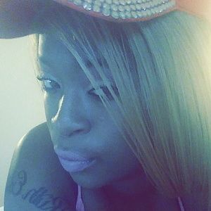 Meet your Posher, Salena