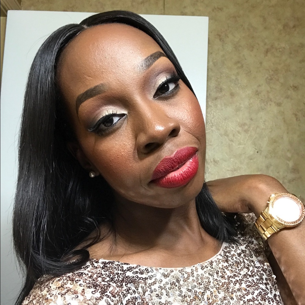 Meet your Posher, Priscilla