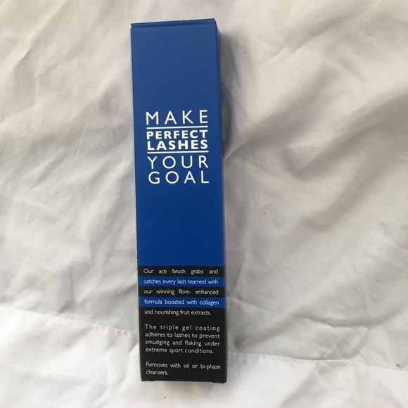 Eyeko sport waterproof catch and curl mascara - Picture 3 of 4