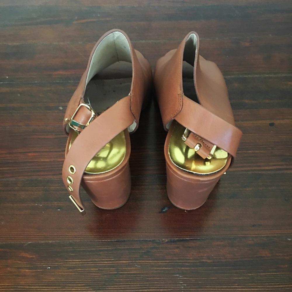 Michael Kors leather sandals - Picture 2 of 3