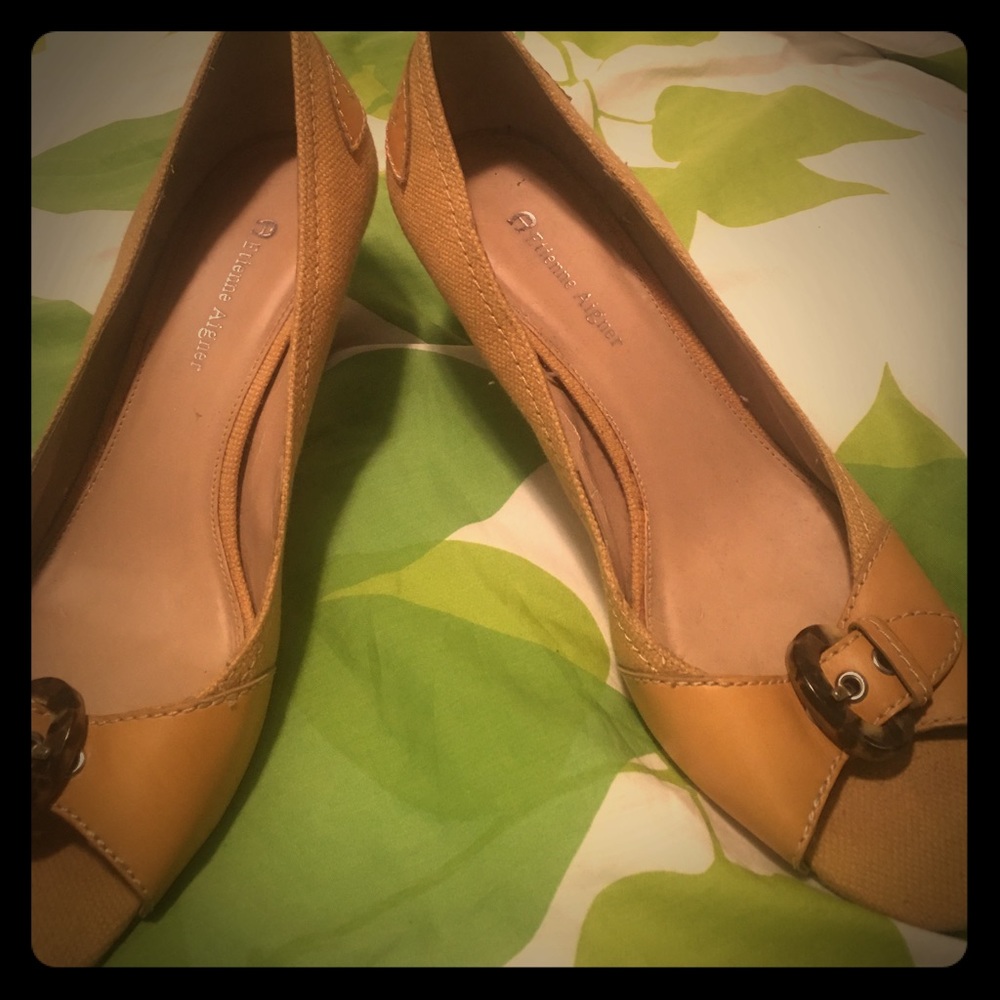 Etienne Aigner pumps, size 10, mustard yellow