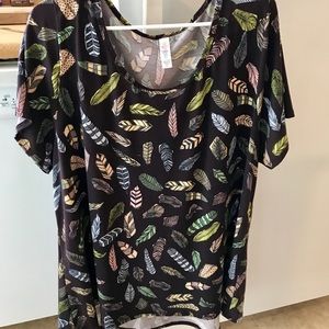 LulaRoe Classic Tee 3XL Black with Feathers