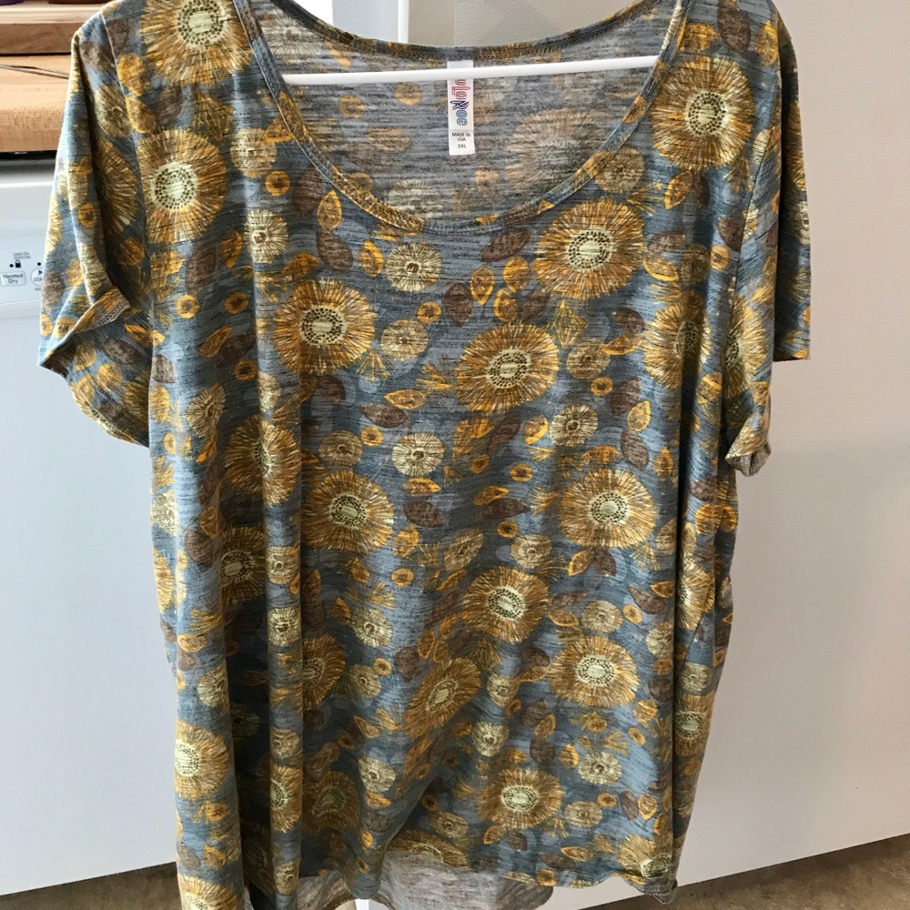 LulaRoe Classic Tee 3XL Fall Flowers
