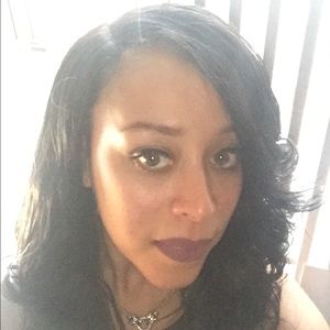 Meet your Posher, Tia