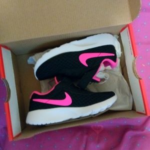 Girls Nike Sneakers