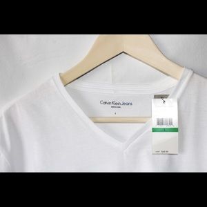 Vneck Calvin white Klein tshirt