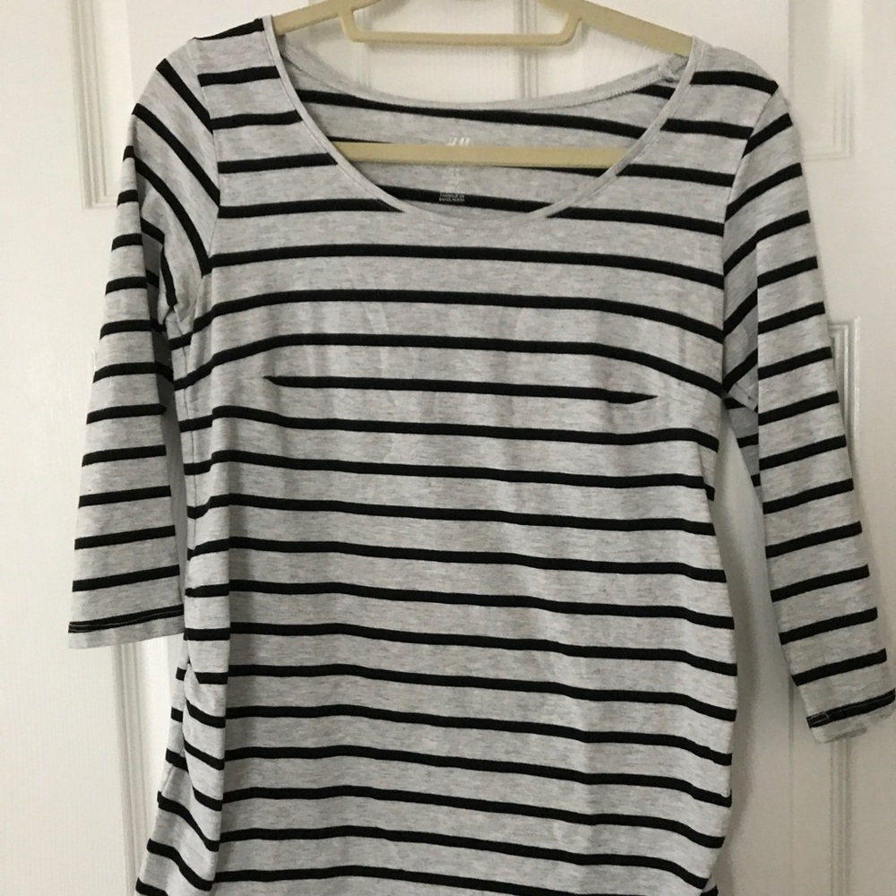 H&M Mama 3/4 sleeve top