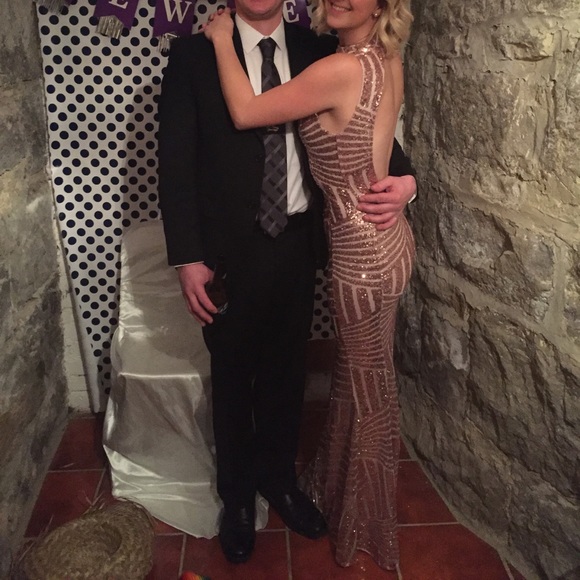 Gown - Picture 4 of 4