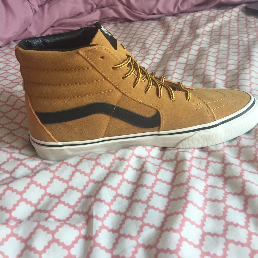 Wheat Sk8-Hi Suede Tan Vans