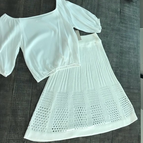 ZOE White Knitted Skirt - Picture 1 of 2