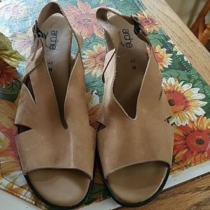 arche leather sandals