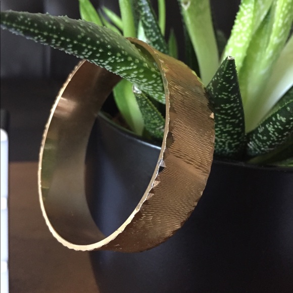 🌼 BOGO 🌼 Gold bangle 🌼 - Picture 3 of 3